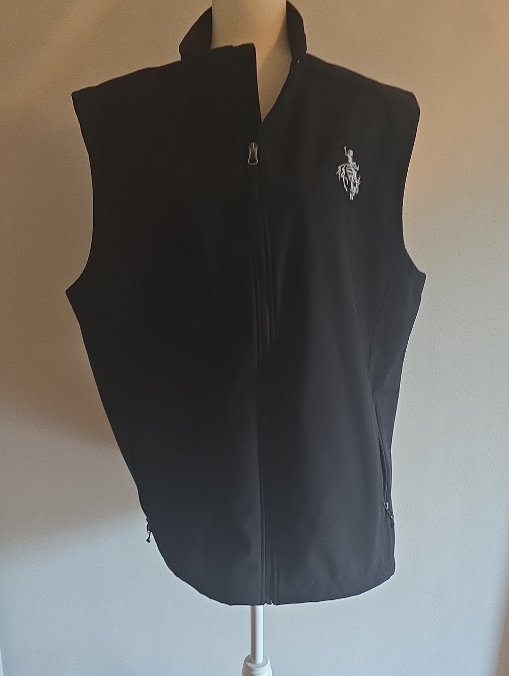 Gary Allen Black Sleeveless Softshell Vest with Embroidered Logo